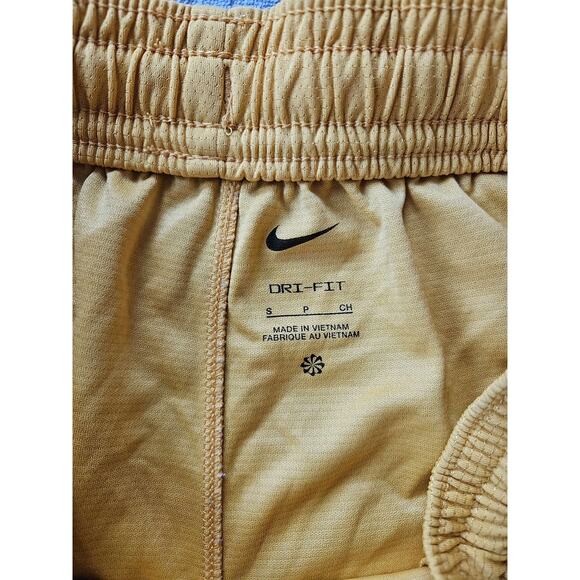 Nike Women's Fly Crossover Basketball Shorts in yellow ochre Size Small - Picture 4 of 4